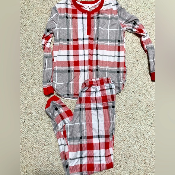 Soft plaid pajama set, Size small, Great Condition - Picture 1 of 1